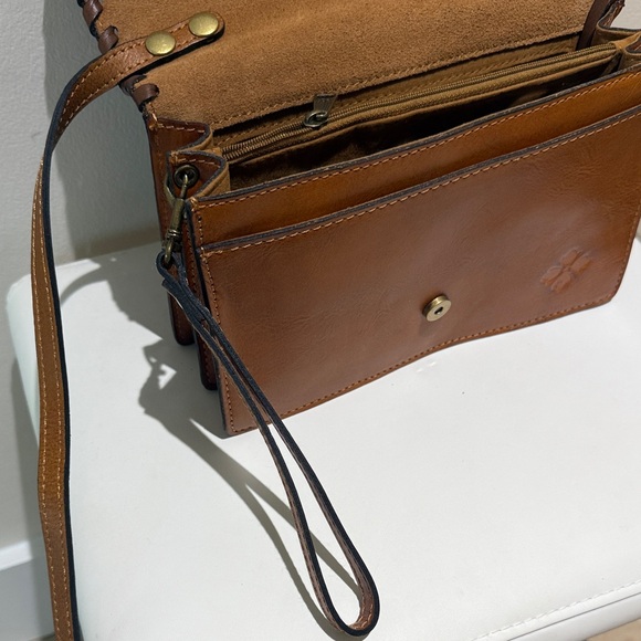 Patricia Nash Tan Embossed Leather Crossbody or Wristlet Bag - Picture 7 of 9